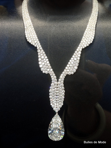 26ème Biennale Antiquaires 2012 Joaillerie Harry Winston Diamant 60carats 26ème Biennale Antiquaires 2012 Joaillerie Harry Winston Diamant 60carats